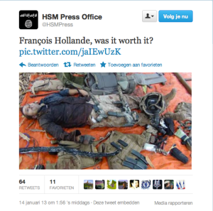 De Somalische terreurbeweging Al-Shabab twitterde vandaag foto's van een dode Franse commando. © Twitter.